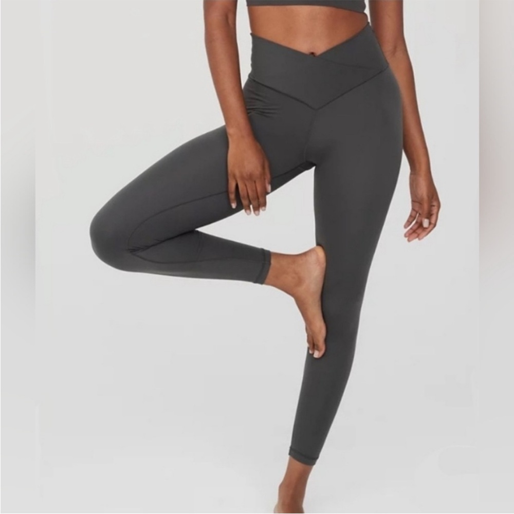 aerie High-Waist V-Cut Leggings in Dark Gray